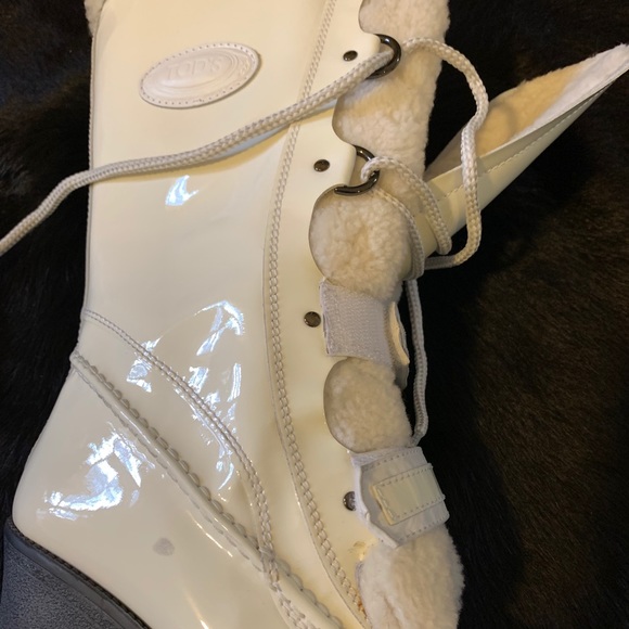 TOD’s Patent Leather Shearling Boots - Picture 5 of 12